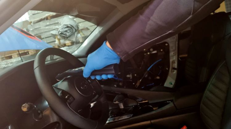 Sprengstoff-Detektionsgerät im Einsatz