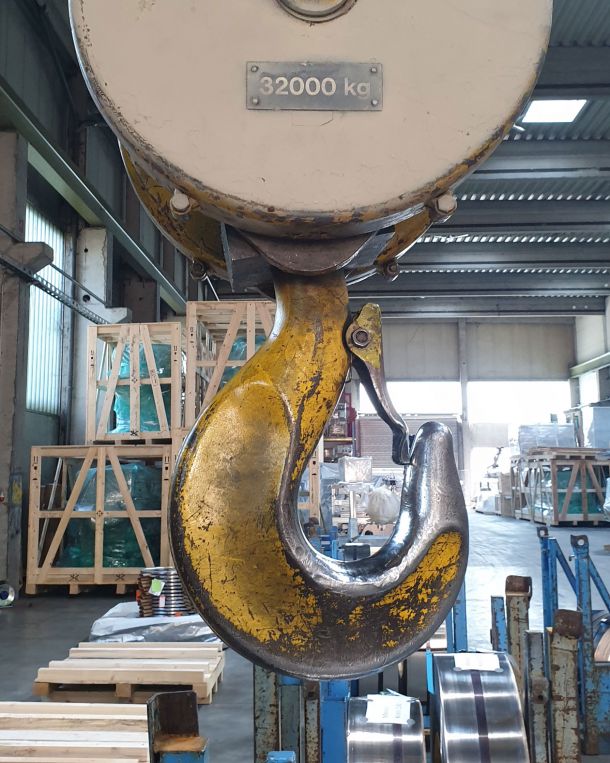 Kranhaken mit 32.000 kg Zugkraft